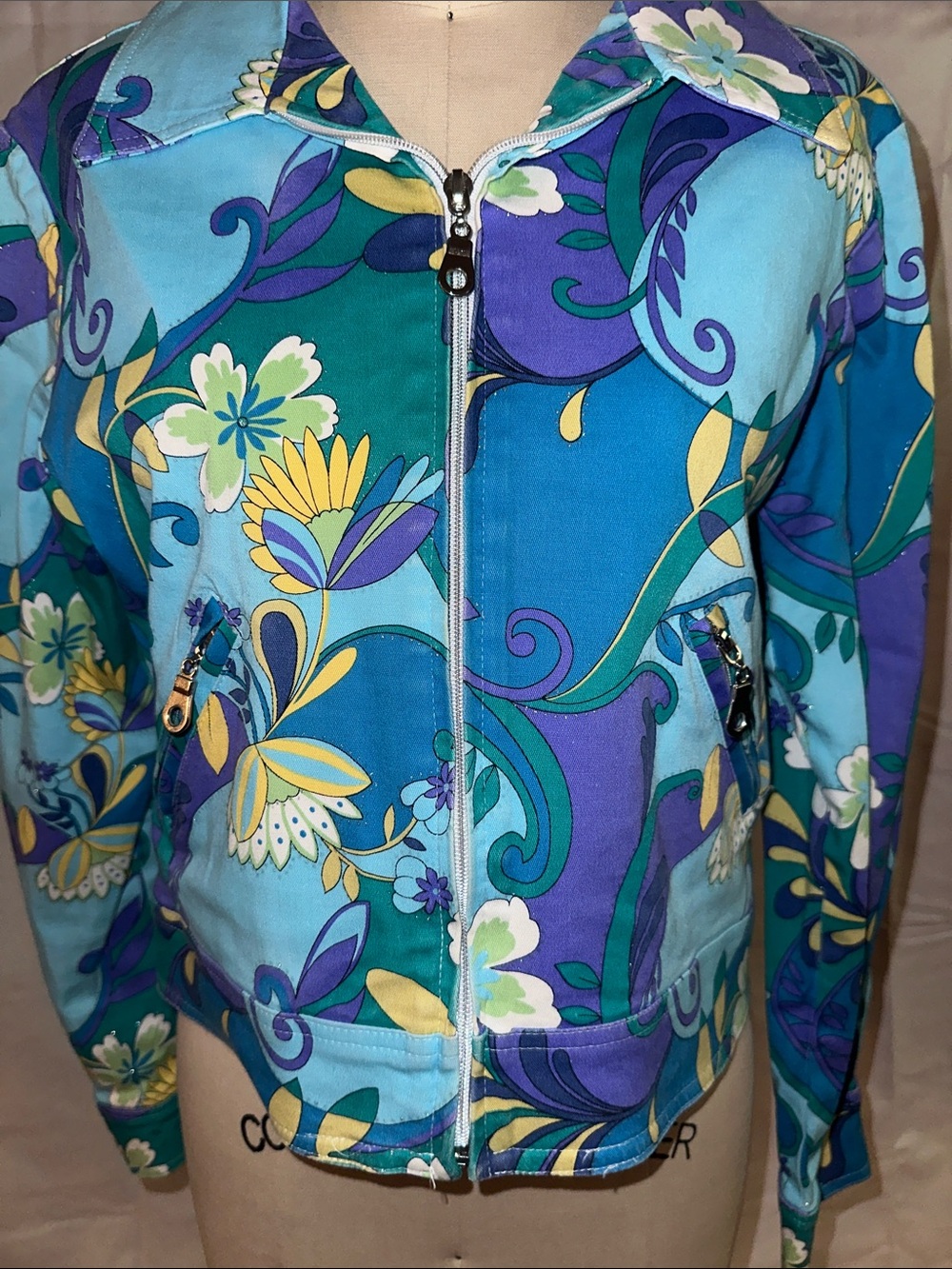 Mesmerize Jacket Size Medium blue yellow purple zip front